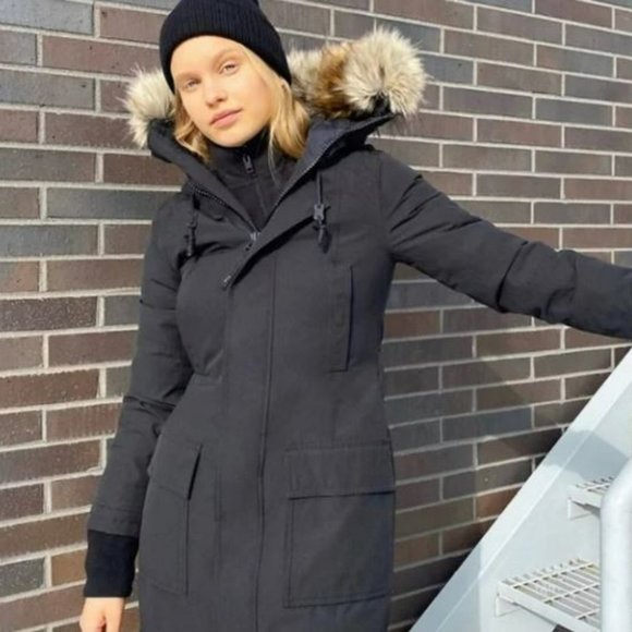 Aritzia Jackets & Blazers - ARITZIA TNA Bancroft Parka Size Small
